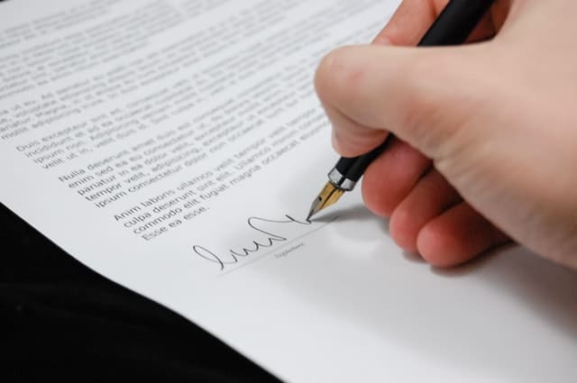 how to write a will signing the document middle class dad