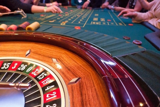 Woman's Self-help minimum deposit online casino guide to Blackjack